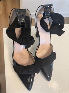 Nameless Black Patent Pointed Toe Heels with Bow Straps